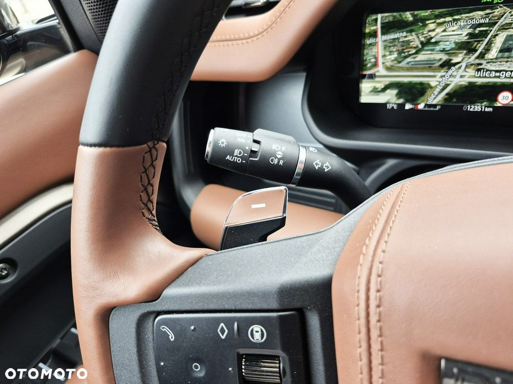 Land Rover Defender - 33