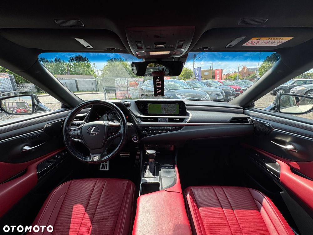 Lexus ES 300h F Sport - 8