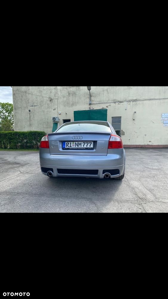 Audi A4 Limousine - 11