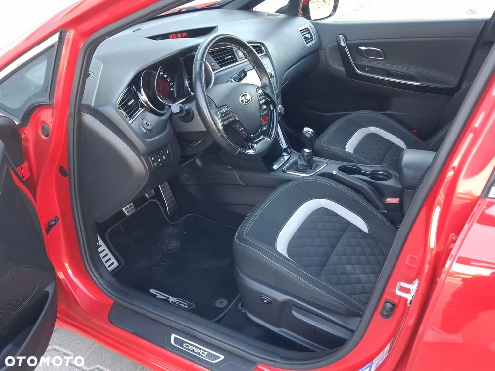 Kia Ceed 1.6 CRDi 136 ISG GT Line - 23