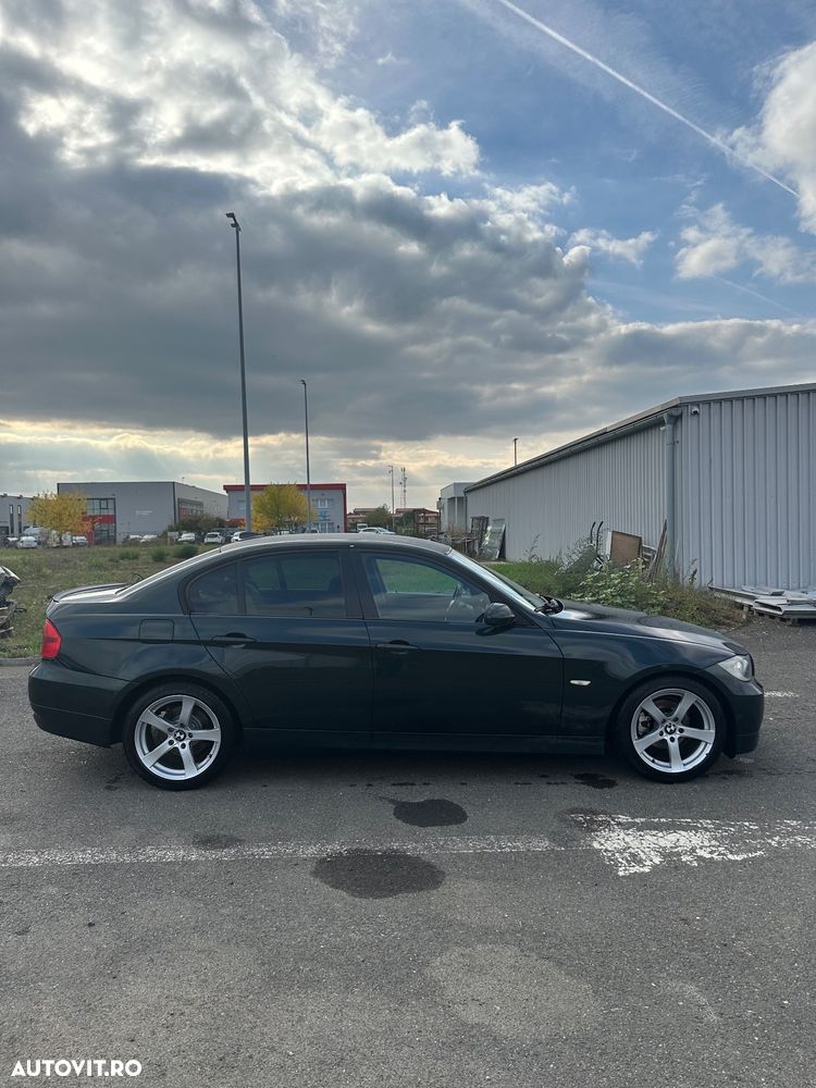 BMW Seria 3 318i Touring - 5