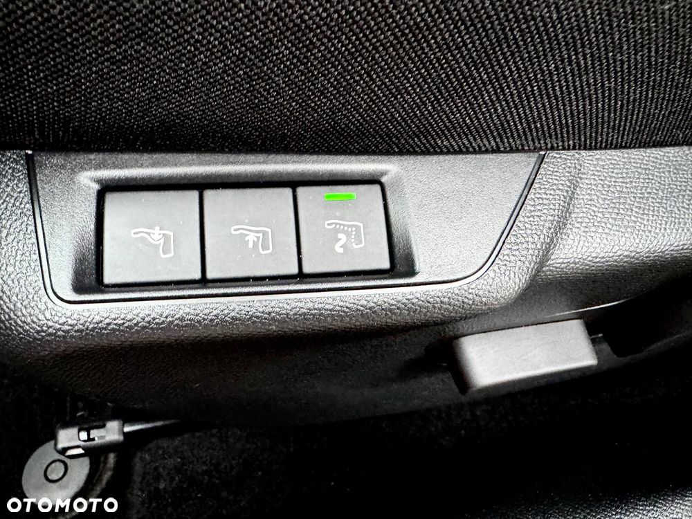 Peugeot 2008 1.5 BlueHDi Allure Pack S&S EAT8 - 40