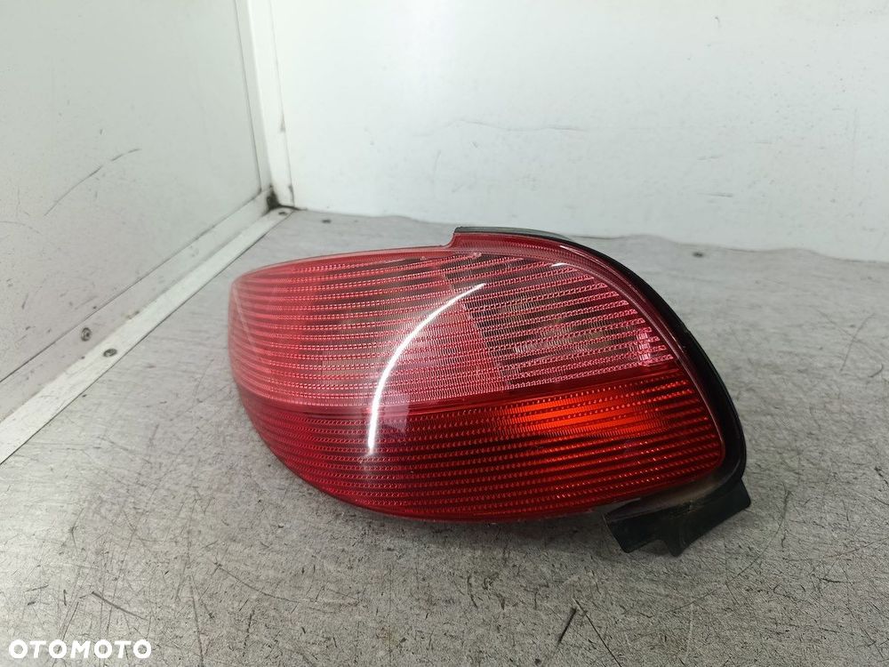 LAMPA TYLNA LEWA PEUGEOT 206 CC 2531G  AXO SCINTEX - 1