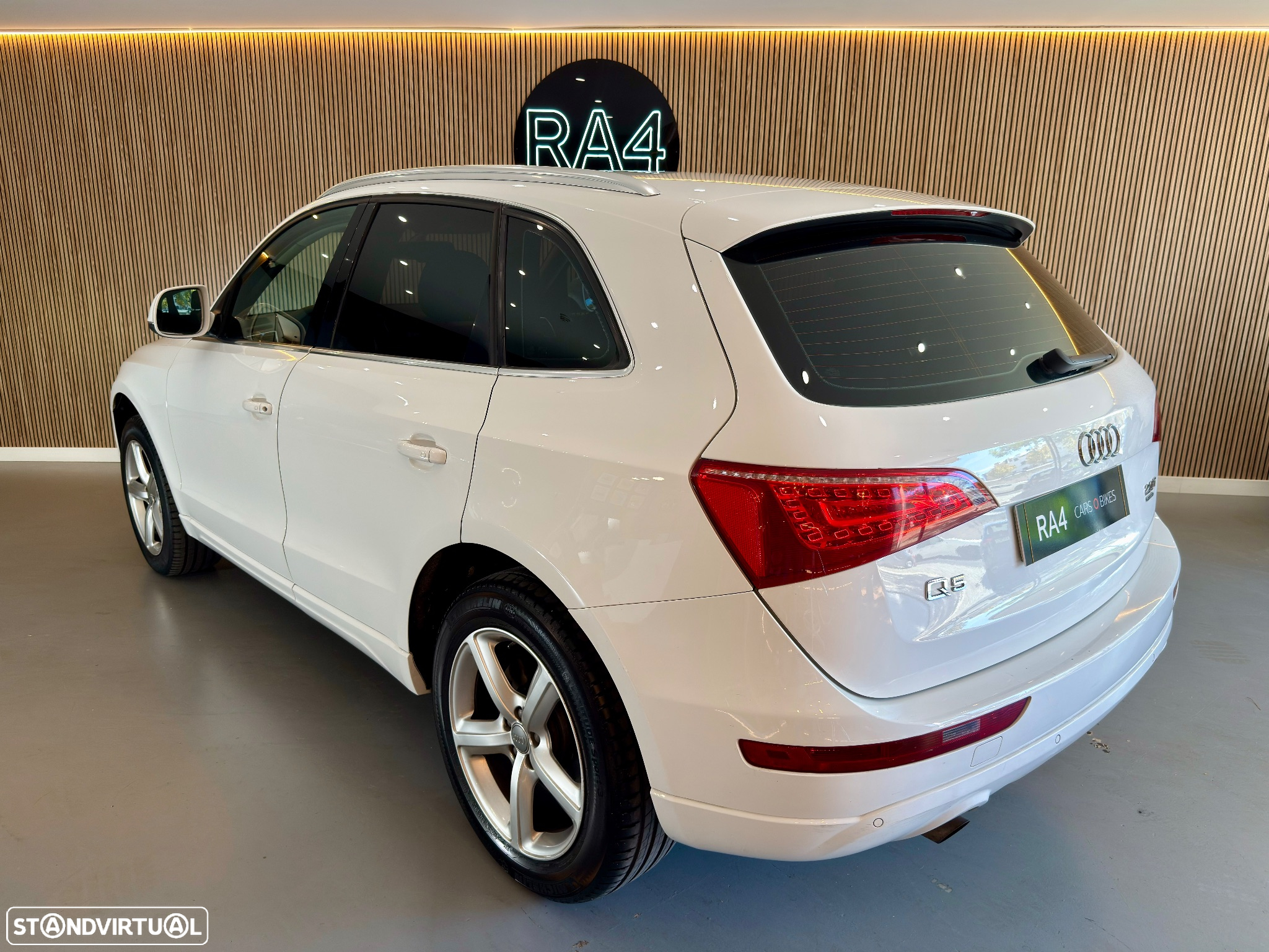 Audi Q5 2.0 TFSI quattro S tronic - 4