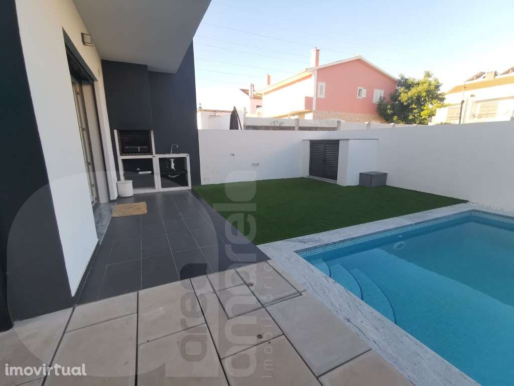 MoradiaT3 Nova, Quinta das Laranjeiras, Fernão Ferro - Grande imagem: 2/36