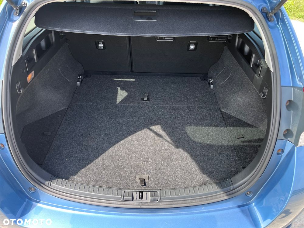 Toyota Auris 1.6 Premium + - 29