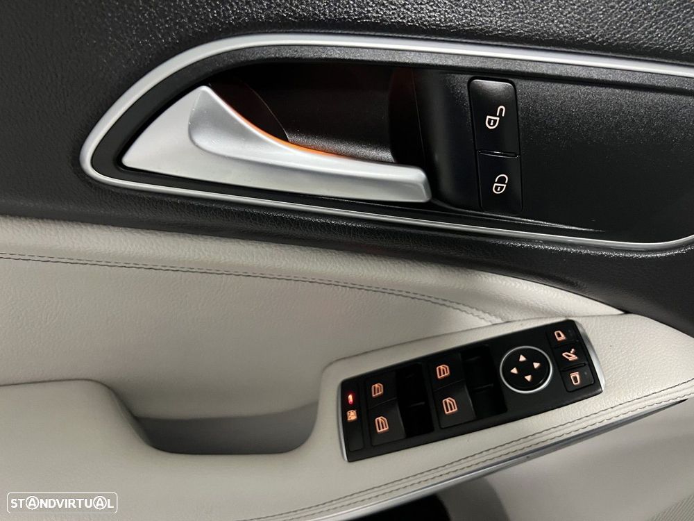 Mercedes-Benz CLA 200 d Shooting Brake Urban Aut. - 16