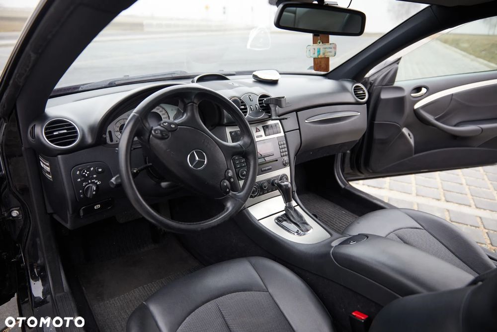 Mercedes-Benz CLK - 12