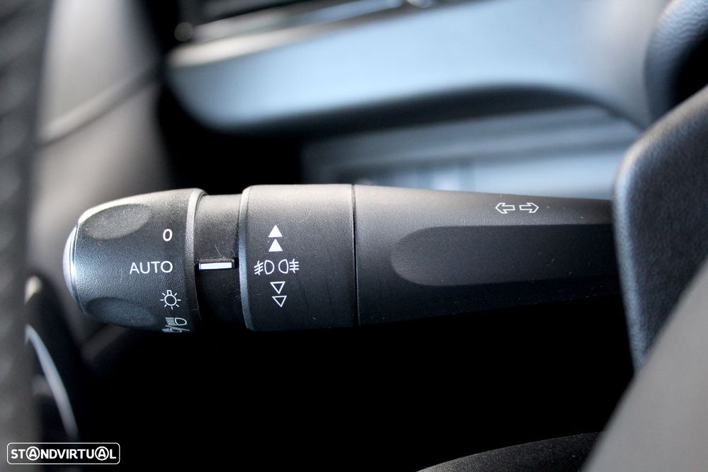 Peugeot 208 1.2 PureTech Signature - 22