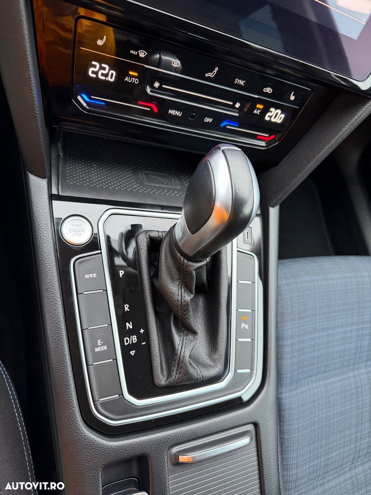 Volkswagen Passat - 30