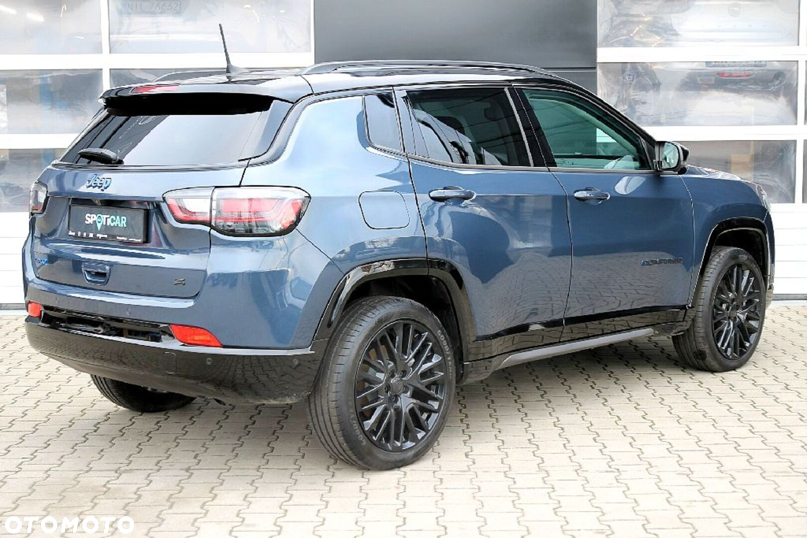Jeep Compass - 12