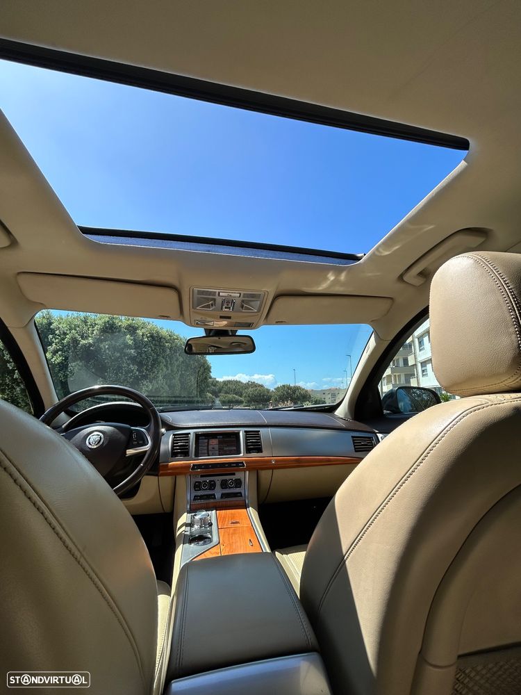 Jaguar XF 3.0 V6 S - 11