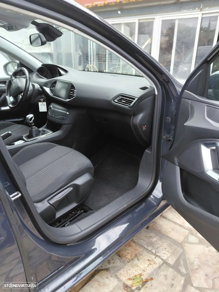 Peugeot 308 SW - 14