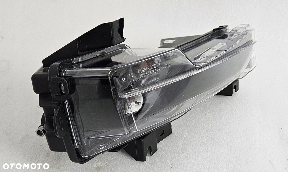HALOGEN DRL LED HIGH PRAWY TESLA MODEL Y 2020- - 5