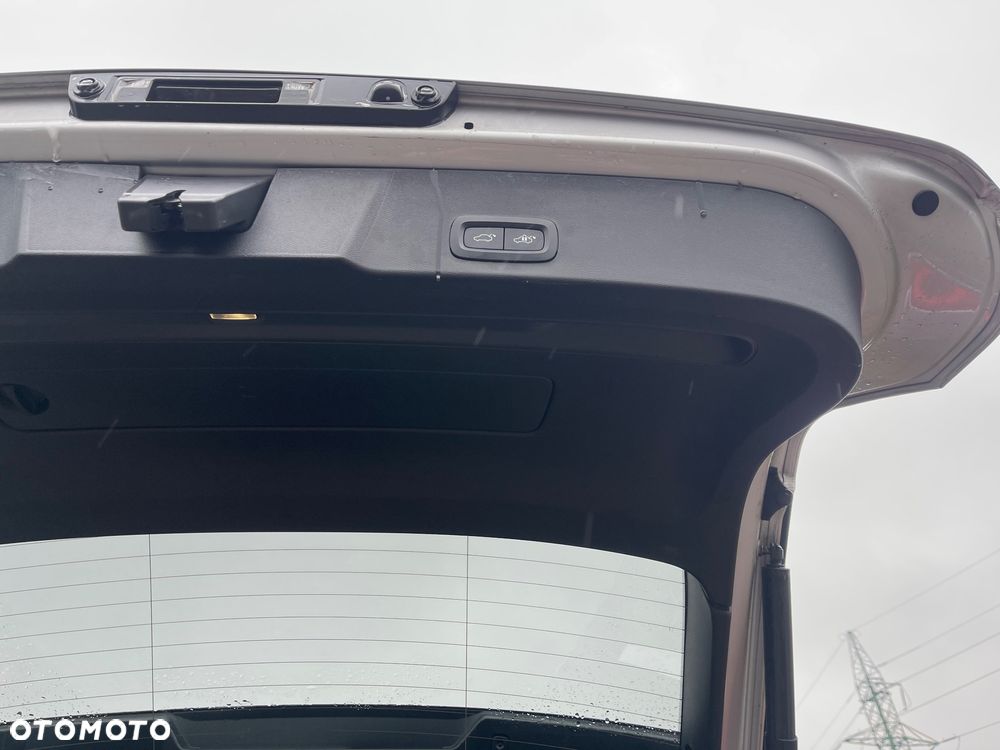 Volvo XC 40 D4 AWD Geartronic R-Design - 23