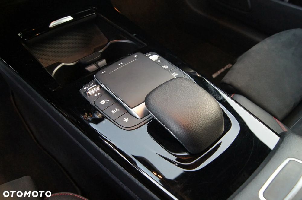 Mercedes-Benz CLA 200 d 8G-DCT AMG Line Advanced Plus - 24