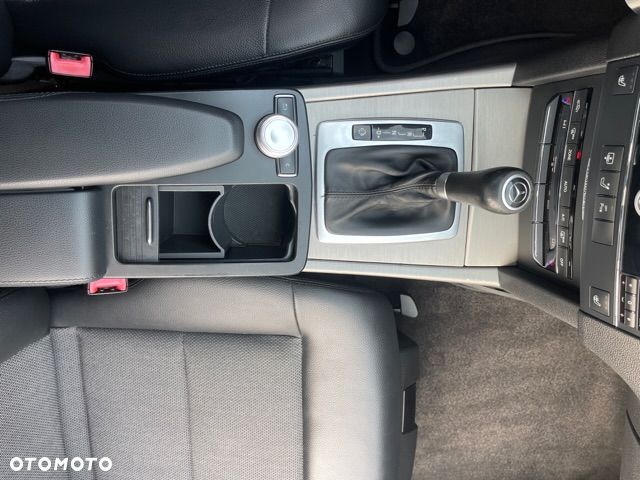 Mercedes-Benz Klasa E 250 CDI DPF BlueEFFICIENCY Automatik - 29