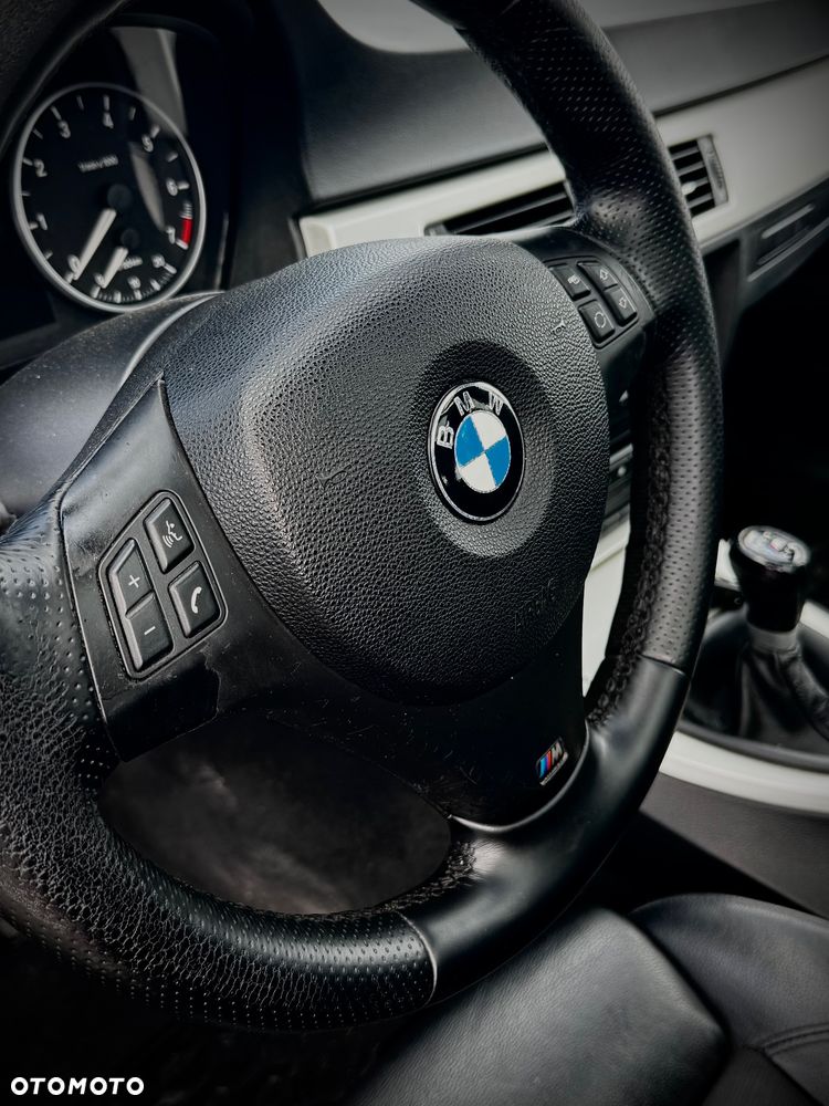 BMW Seria 3 318i - 22