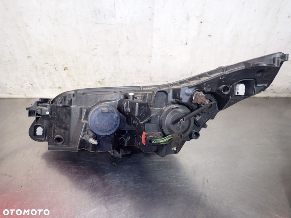 LAMPA PRAWA PRZEDNIA CITROEN C4 1.4 - 3