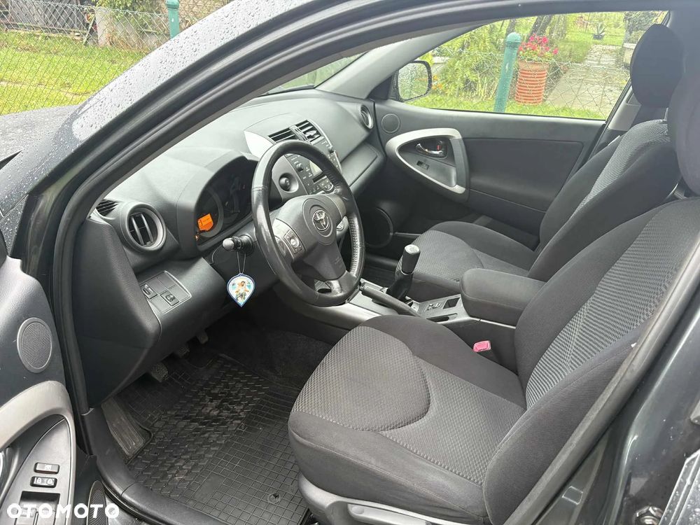 Toyota RAV4 - 3
