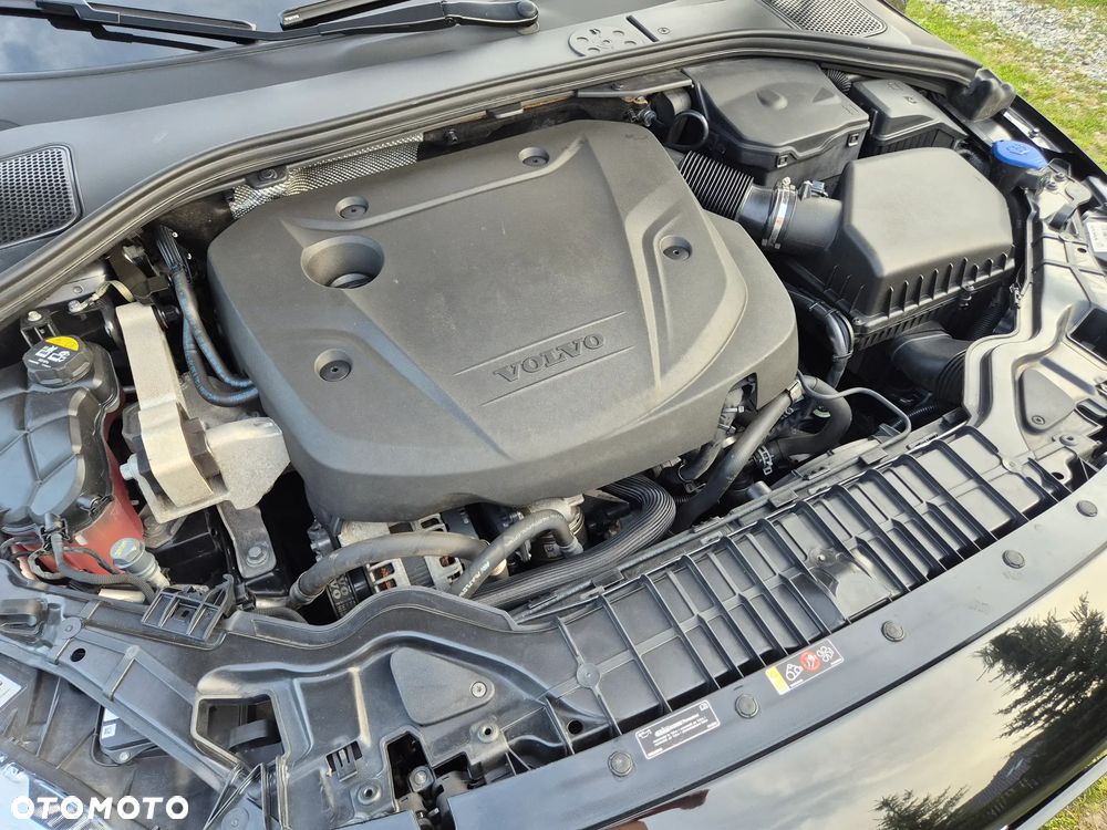 Volvo V60 D4 AWD Momentum - 33