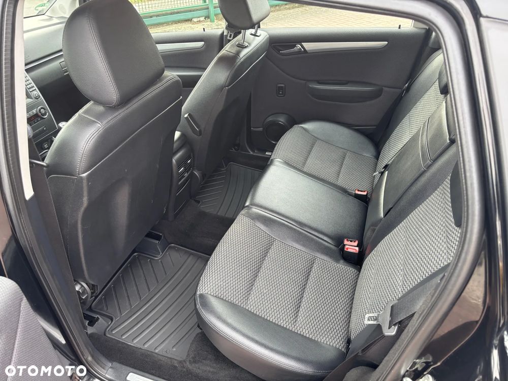 Mercedes-Benz Klasa B 200 SPORT EDITION - 13