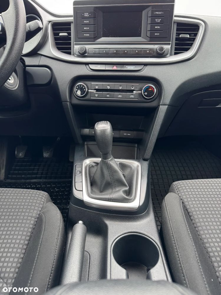 Kia Ceed 1.0 T-GDI S - 23