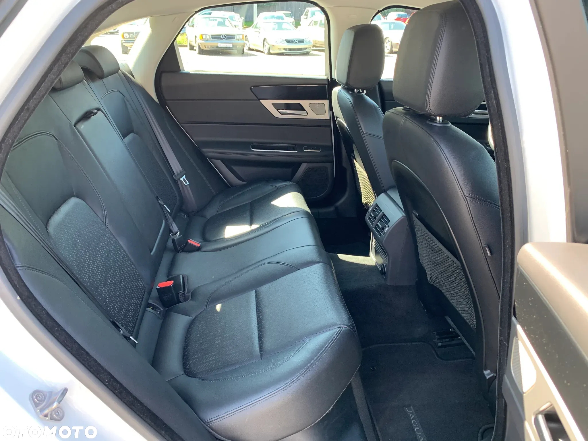 Jaguar XF 2.0 i4D Prestige - 16