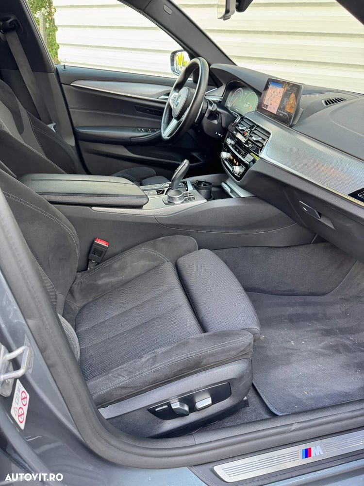 BMW Seria 5 530d xDrive AT - 17