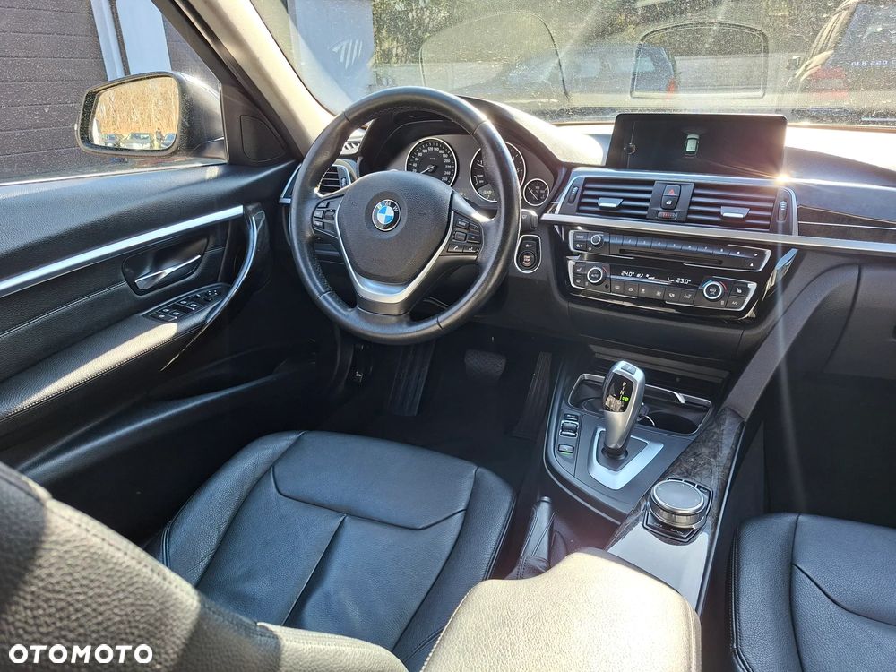 BMW Seria 3 320d Luxury Line - 16