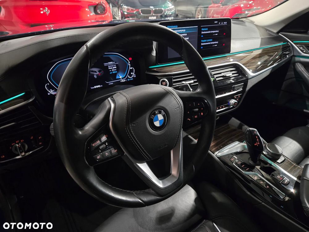 BMW Seria 5 530e Luxury Line - 11