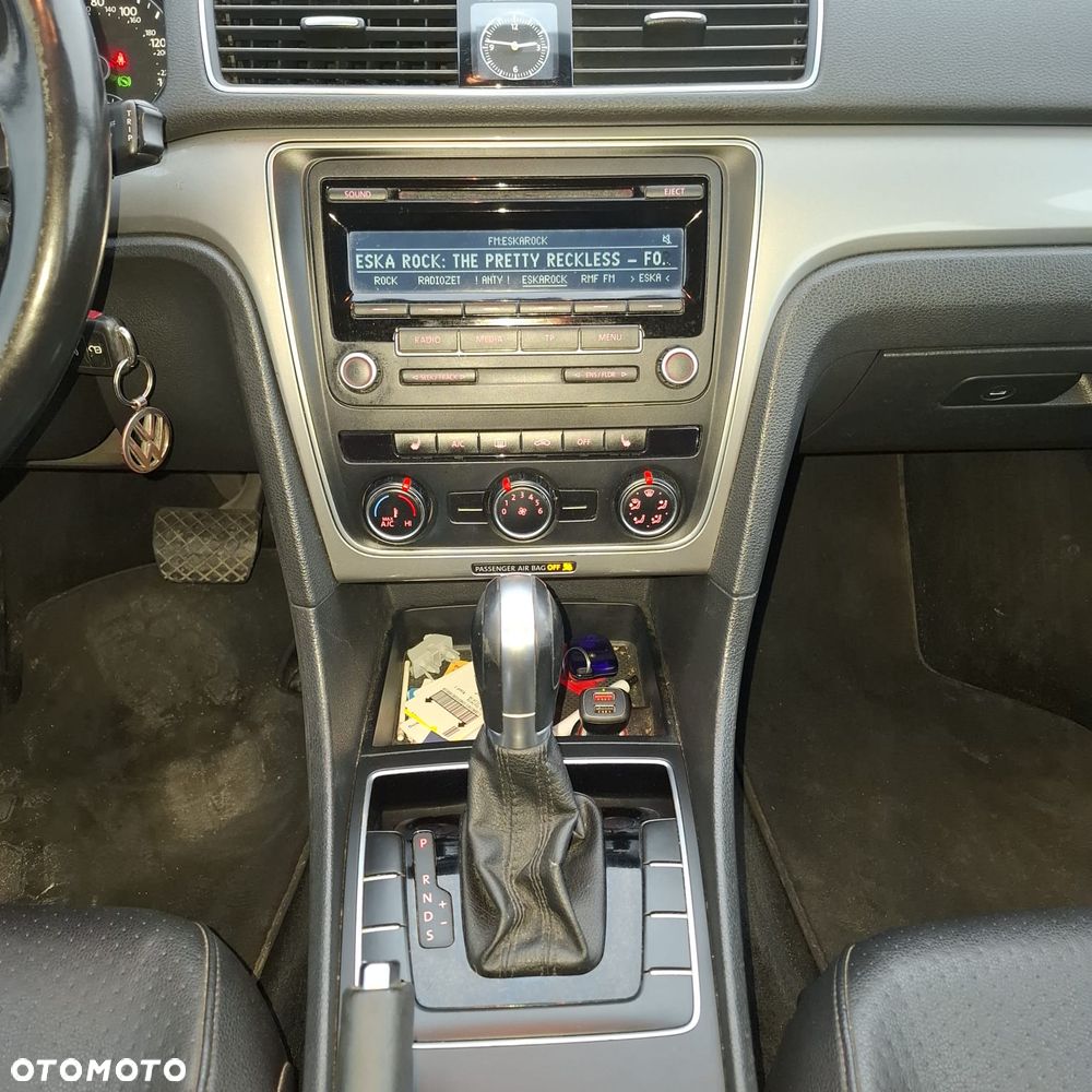 Volkswagen Passat 1.8 TSI (BlueMotion Technology) DSG Comfortline - 14