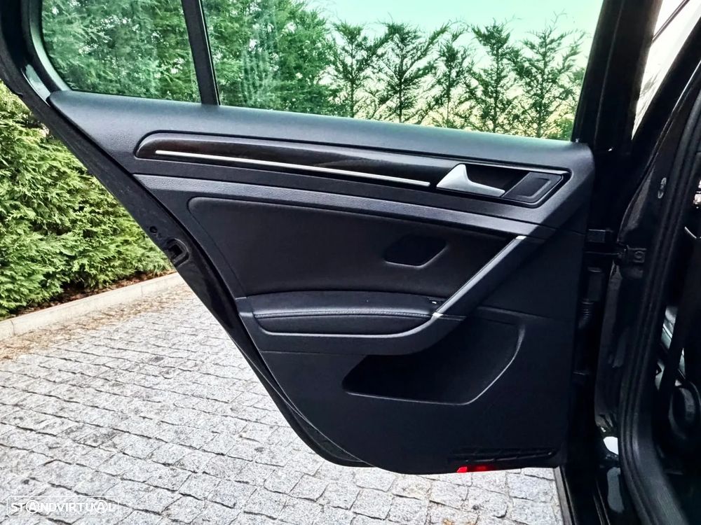 VW Golf R 2.0 TSI OPF 4Motion DSG - 23