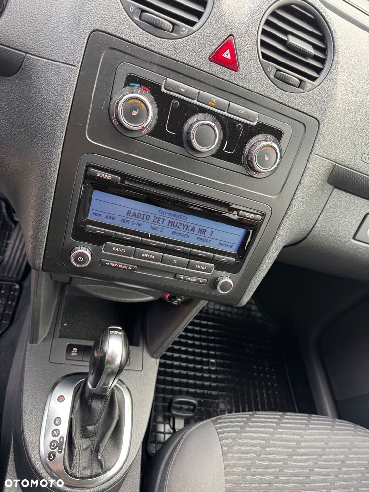 Volkswagen Caddy Maxi Trendline Mixt DSG - 23