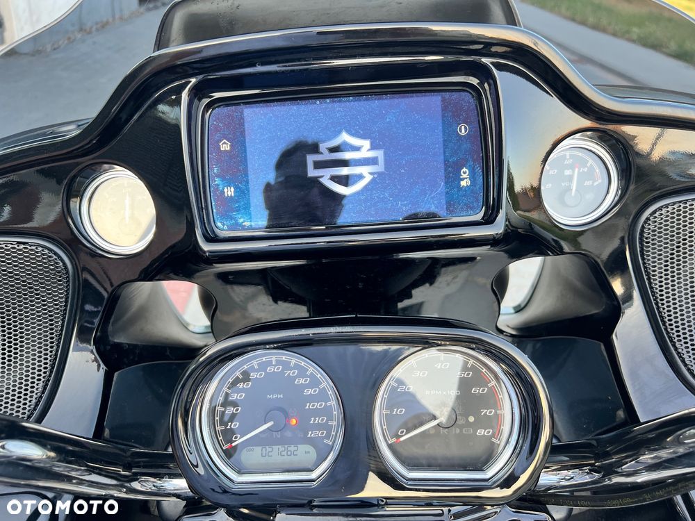 Harley-Davidson Touring Road Glide - 20