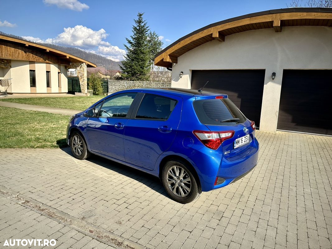 Toyota Yaris 1.5 VVT-i HSD Bi-Tone B&B (Albastru&Negru) - 4
