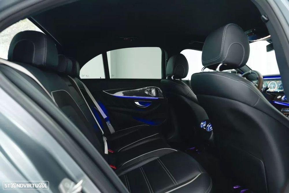 Mercedes-Benz E 63 AMG S 4-Matic+ - 35