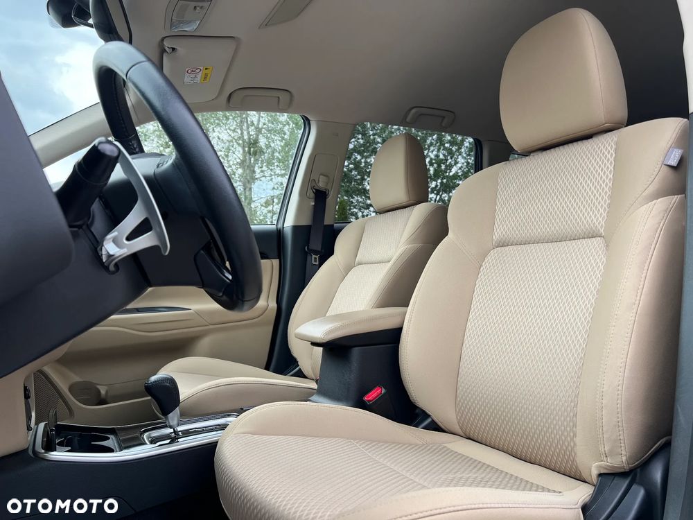 Mitsubishi Outlander - 13
