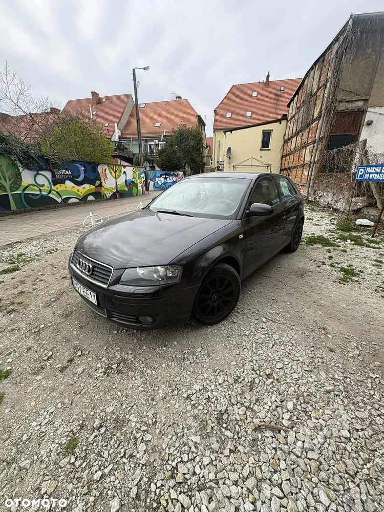 Audi A3 3-drzwiowe 1.6 FSI Ambition - 1