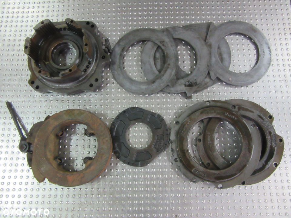 Przekładka hamulcowa zacisk V34127200 Massey Ferguson Valtra seria T T183 T174 T194 T214 T234 T254 - 1