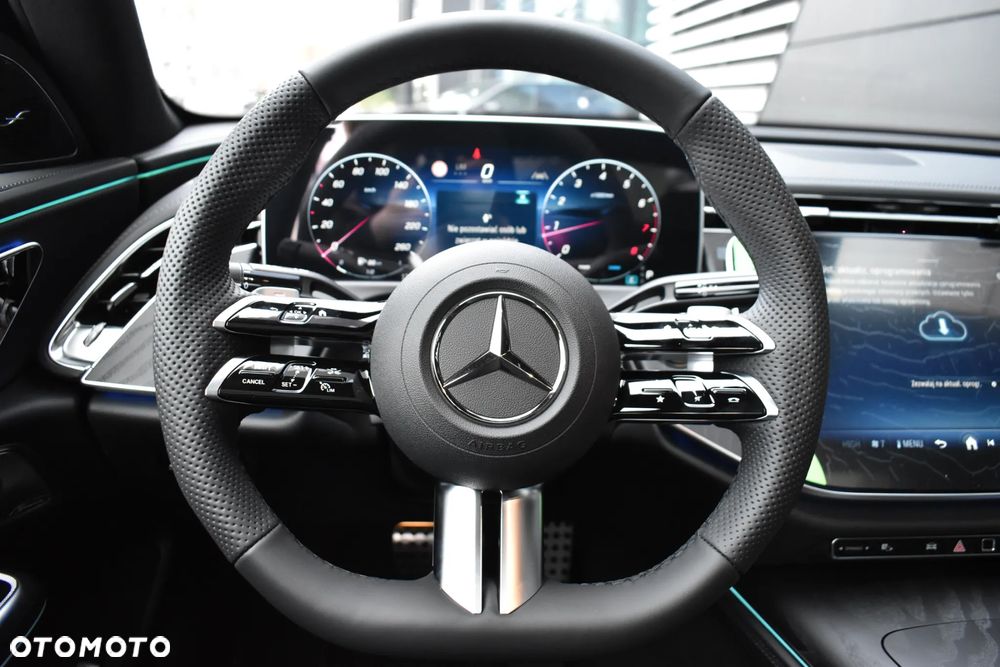 Mercedes-Benz Klasa E 200 4-Matic AMG - 16