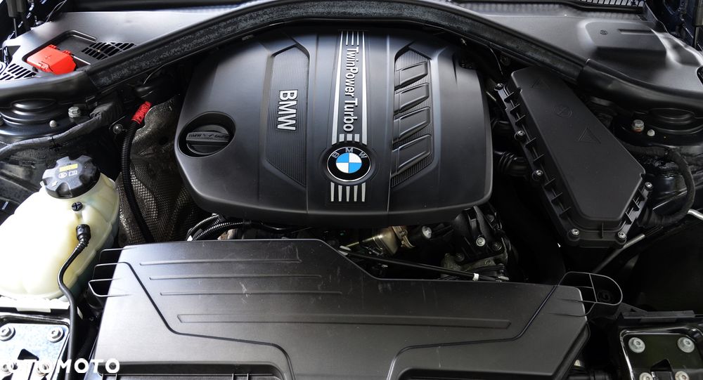 BMW Seria 3 318d Blue Performance Modern Line - 26