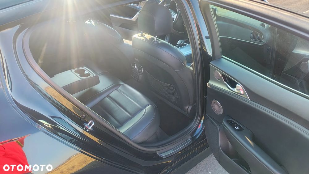 Kia Stinger 3.3 T-GDI AWD GT - 26