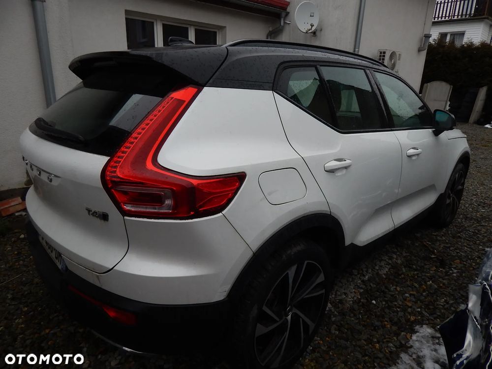 Volvo XC 40 T4 AWD R-Design - 7