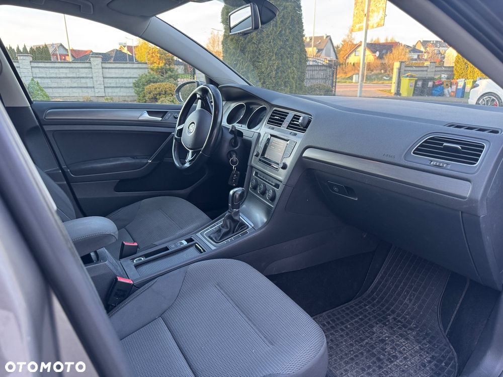 Volkswagen Golf 2.0 TDI BlueMotion Technology DSG Lounge - 9