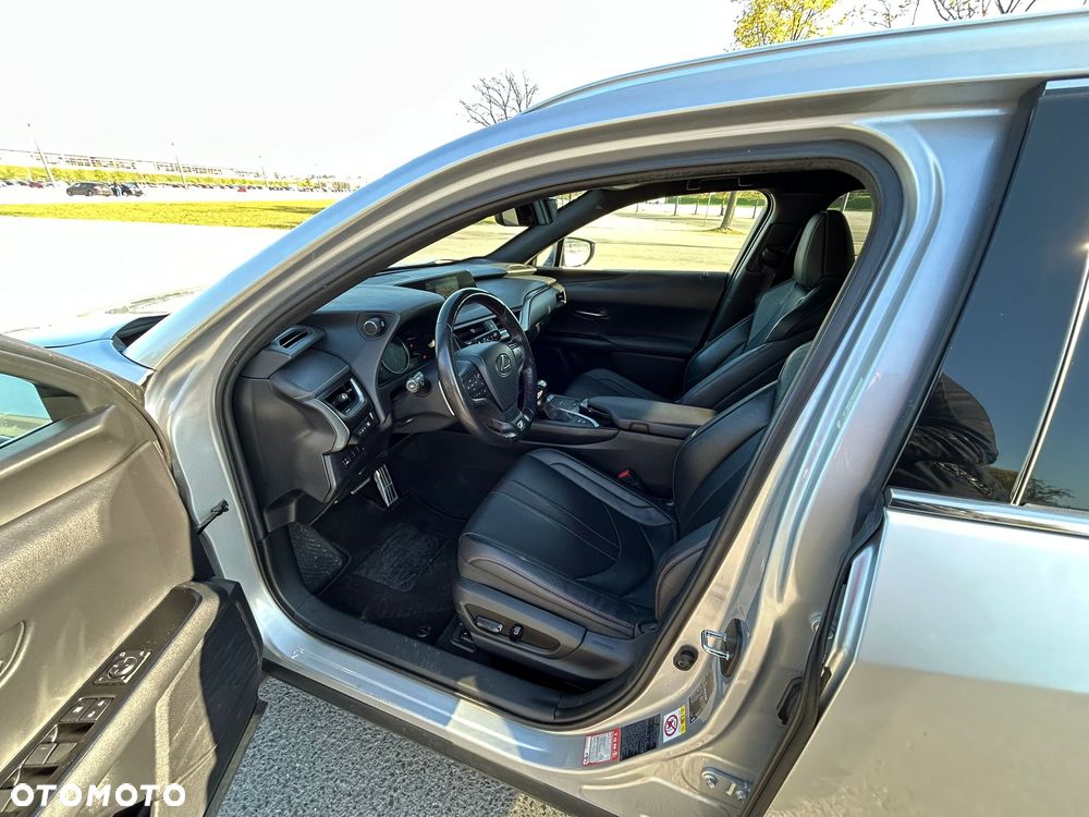 Lexus UX 250h F SPORT - 19