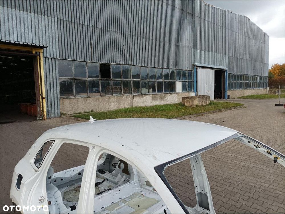 AUDI Q5 II FY LIFT DACH LS9R - 6