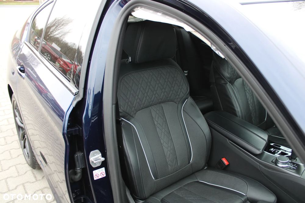 BMW Seria 5 540i xDrive mHEV M Sport sport - 22