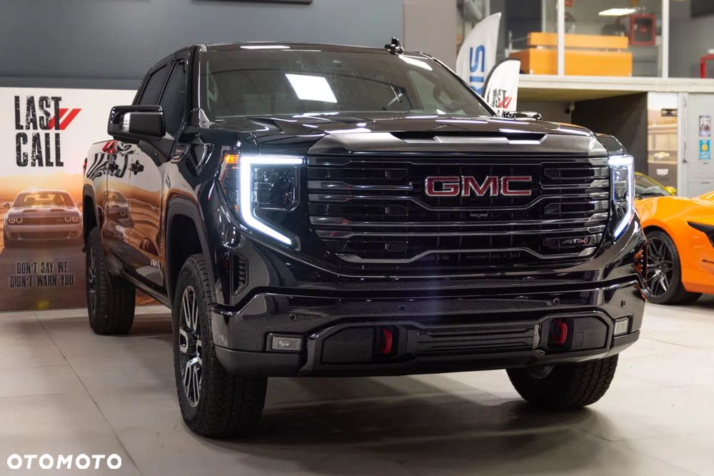 GMC Sierra - 1