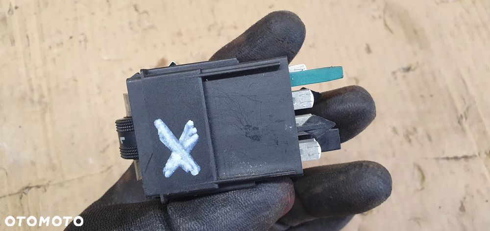 Przełącznik grzania fotela Audi A6 C5 4B0963563 - 2